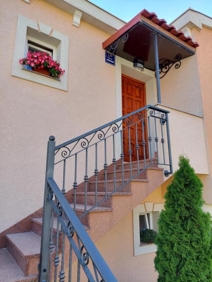 Apartment Polic Шибеник Екстер'єр фото