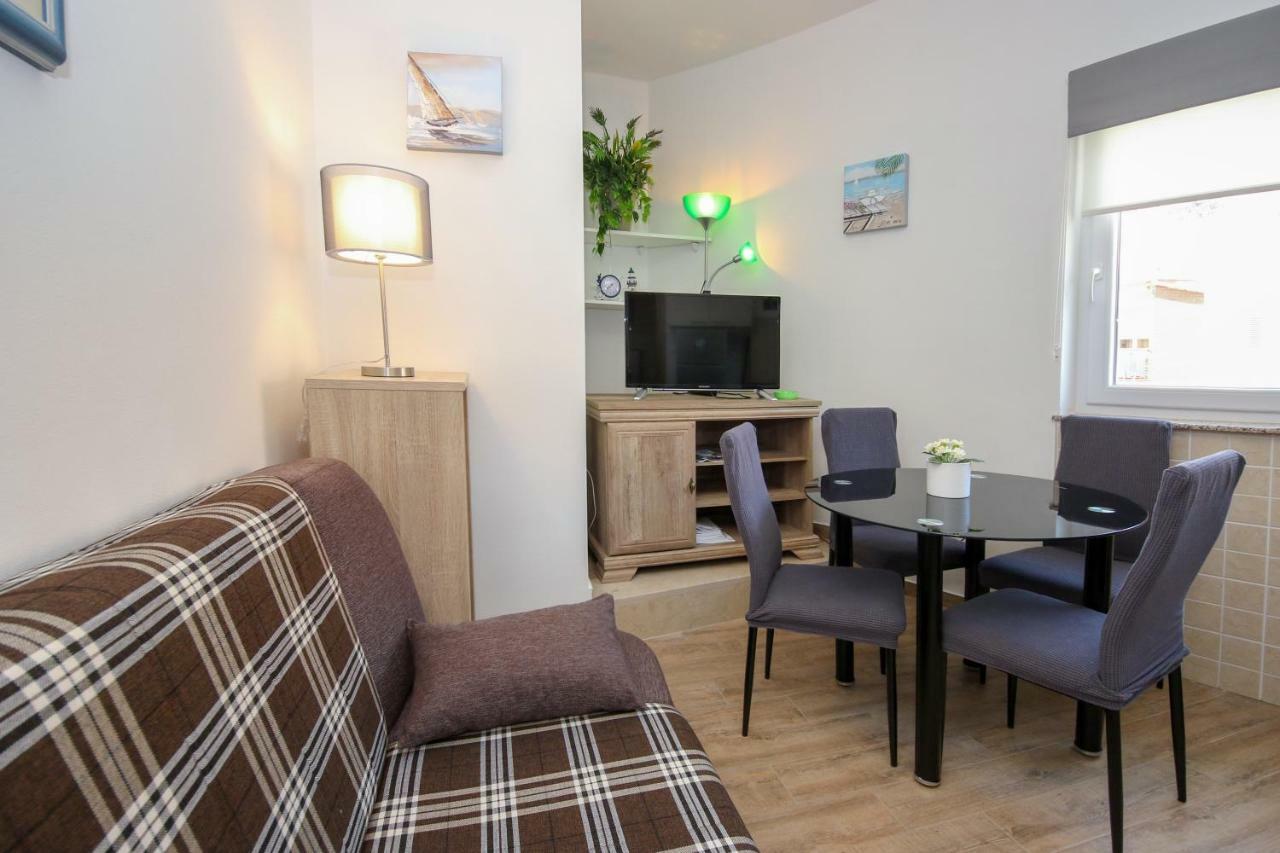 Apartment Polic Шибеник Екстер'єр фото