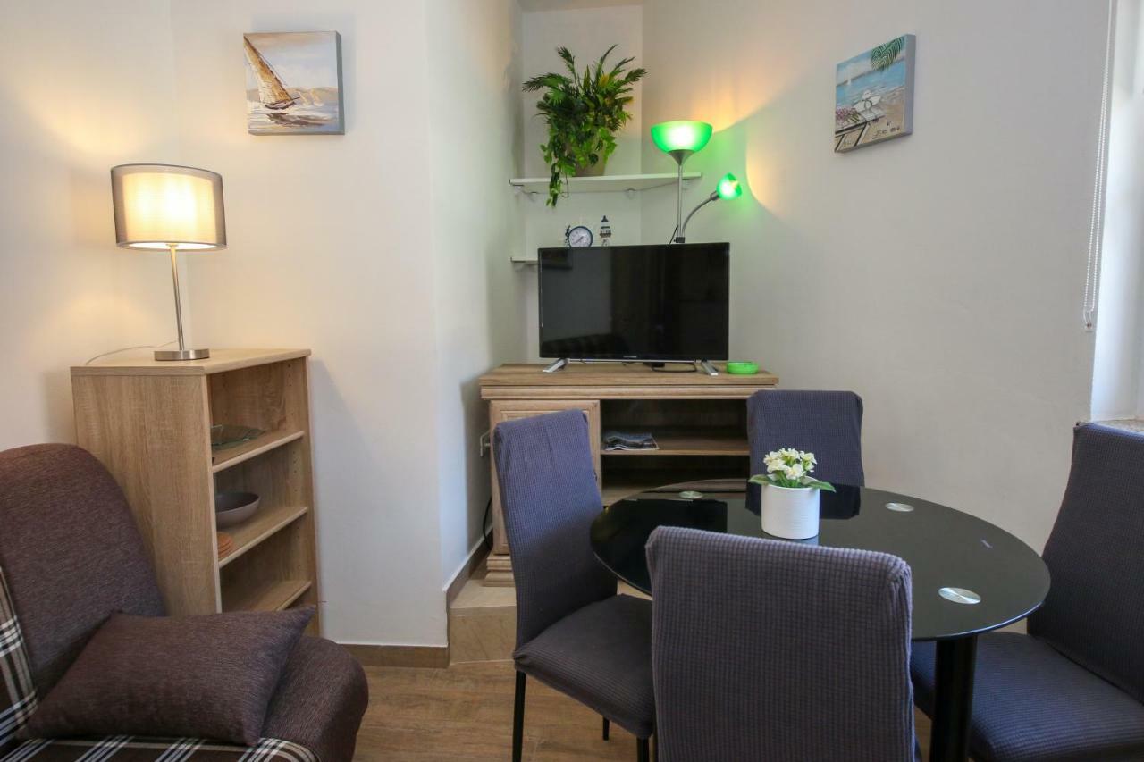 Apartment Polic Шибеник Екстер'єр фото